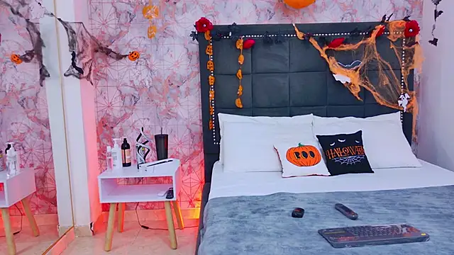 Angelique Angell online show from November 2, 7:38 pm