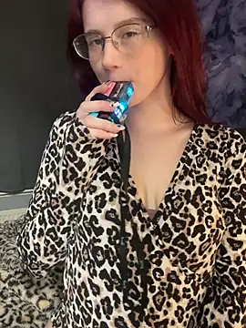 raen001 online show from February 19, 10:39 pm