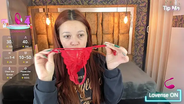 Isa Thompson   online show from January 18, 12:20 pm