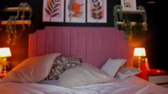 scarlet dh online show from March 28, 12:10 am