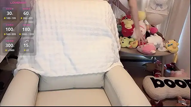 Snapshot of Y-fovik-ii chatting on November 4, 4:22 am Y-fovik-ii online show from November 4, 4:22 am