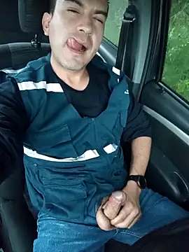 Snapshot of Blackaxes chatting on November 20, 8:08 pm Blackaxes online show from November 20, 8:08 pm