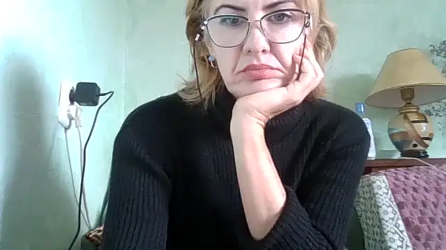 Snapshot of TianaQLove chatting on October 14, 9:43 am TianaQLove online show from October 14, 9:43 am