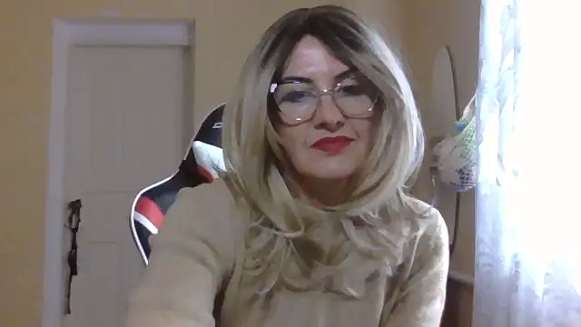 Snapshot of TianaQLove chatting on October 21, 2:29 pm TianaQLove online show from October 21, 2:29 pm