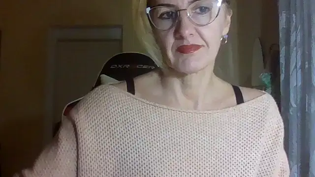 Snapshot of TianaQLove chatting on October 30, 4:52 pm TianaQLove online show from October 30, 4:52 pm