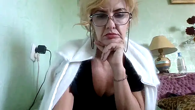 Snapshot of TianaQLove chatting on November 1, 12:51 pm TianaQLove online show from November 1, 12:51 pm