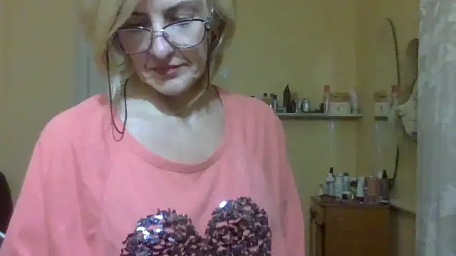 Snapshot of TianaQLove chatting on November 20, 6:51 pm TianaQLove online show from November 20, 6:51 pm