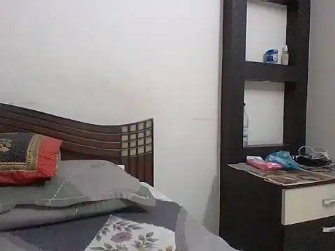 anu-anu2002 online show from April 2, 9:07 am