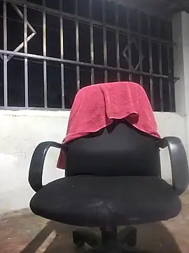 Snapshot of Bosssweet22cm chatting on November 10, 8:24 am Bosssweet22cm online show from November 10, 8:24 am