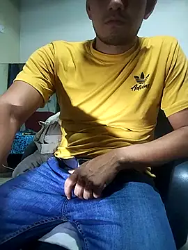 Snapshot of Bosssweet22cm chatting on November 13, 1:04 am Bosssweet22cm online show from November 13, 1:04 am