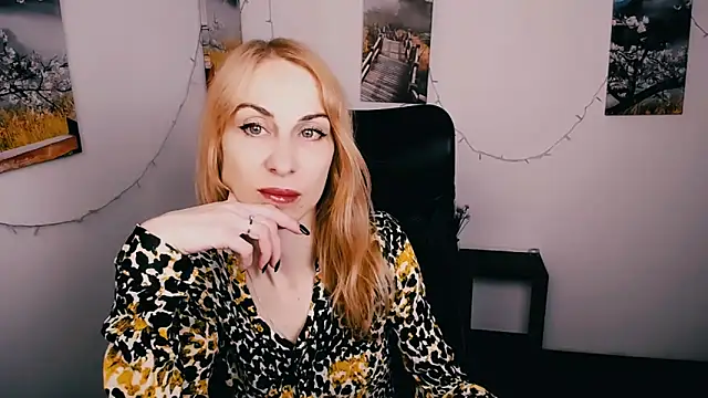 Snapshot of Create_your_own_sun chatting on June 2, 12:40 pm Create your own sun online show from June 2, 12:40 pm