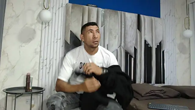 Morganandmegan online show from November 7, 11:21 am