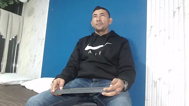 Morganandmegan online show from January 9, 11:02 am