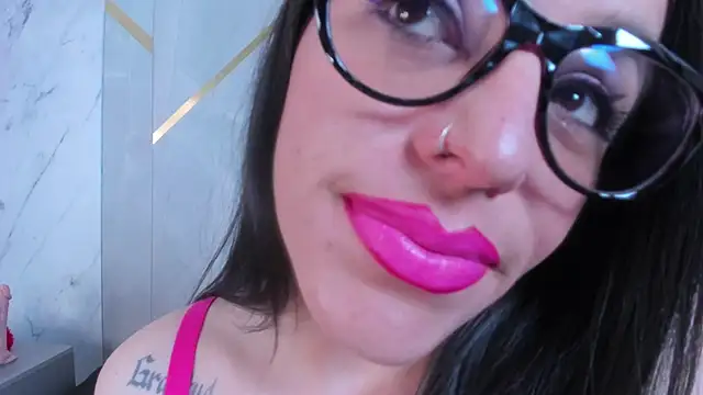 Snapshot of IsisNoir chatting on January 18, 7:28 pm IsisNoir online show from January 18, 7:28 pm