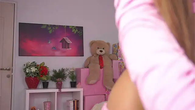 ZariaVera online show from November 18, 7:18 pm