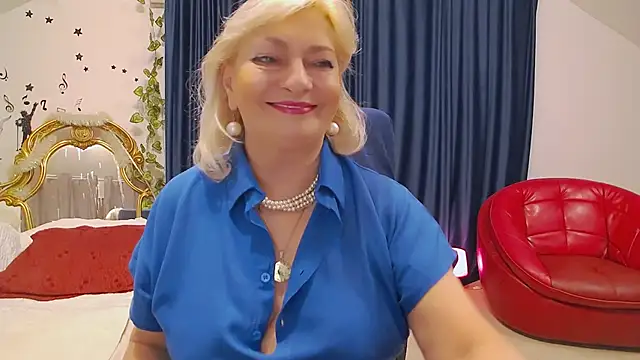 HypnotikCate online show from March 8, 3:39 am