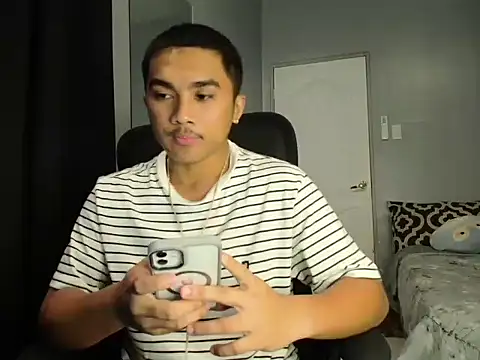 pinoyAdrianneXXX online show from October 17, 11:35 am