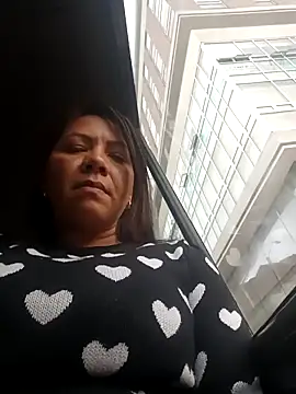 hiilarybrown online show from February 13, 9:33 pm