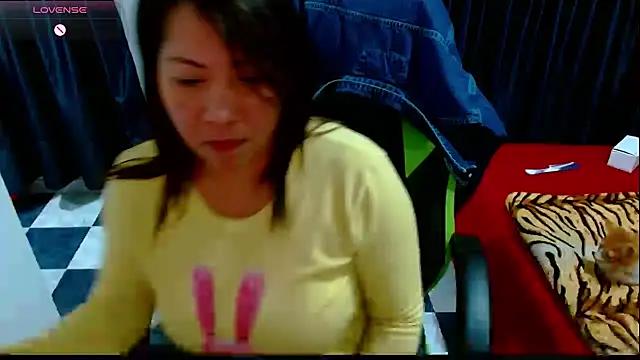 hiilarybrown online show from July 15, 2:06 am