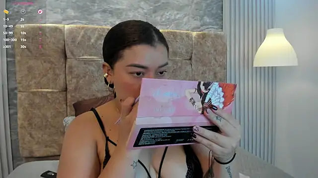 leilapons online show from November 23, 5:46 pm