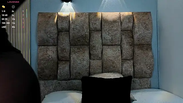 leilapons online show from March 7, 5:10 pm