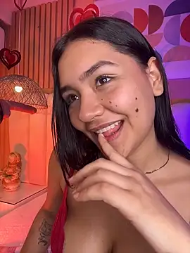 Snapshot of noa_moon chatting on February 15, 7:51 am noa moon online show from February 15, 7:51 am