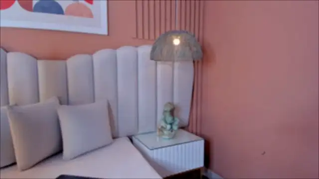 Snapshot of noa_moon chatting on February 22, 2:34 am noa moon online show from February 22, 2:34 am