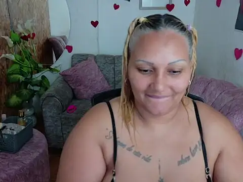 Snapshot of laleska_montenegro chatting on February 5, 6:18 am laleska montenegro online show from February 5, 6:18 am