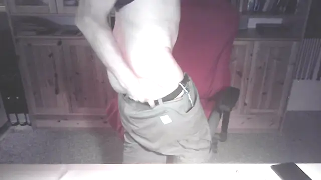 Snapshot of boy40bi chatting on October 22, 4:46 am boy40bi online show from October 22, 4:46 am