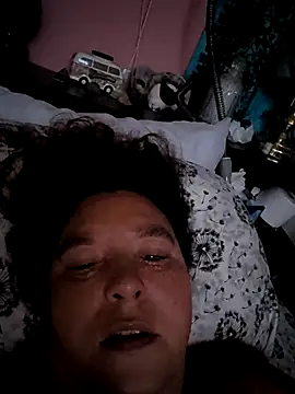 lil-gemini-hippy online show from October 12, 3:55 pm