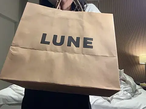 Snapshot of yuu-chan_ chatting on November 23, 9:20 am yuu-chan online show from November 23, 9:20 am