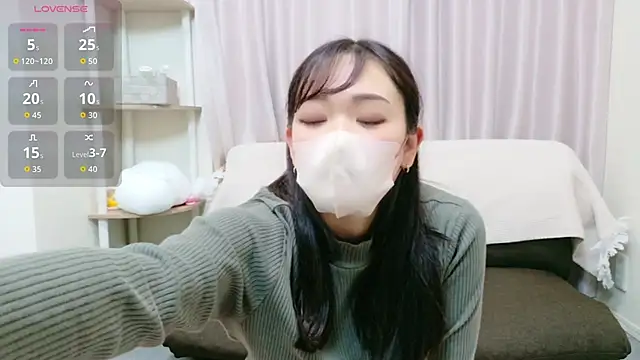 Snapshot of yuu-chan_ chatting on November 28, 10:18 am yuu-chan online show from November 28, 10:18 am