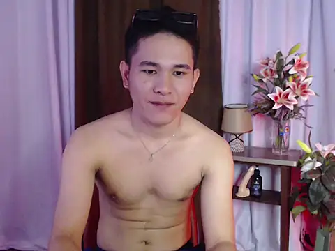 Snapshot of master_kent chatting on October 14, 10:05 am master kent online show from October 14, 10:05 am