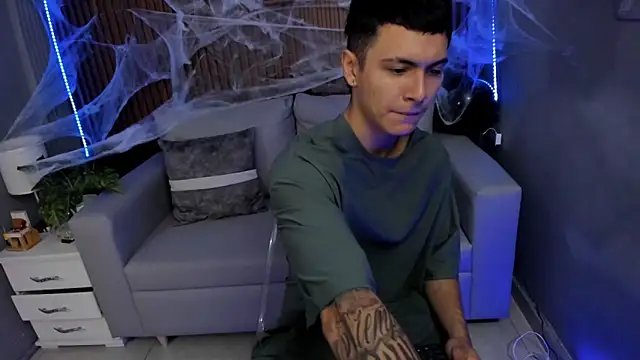 Leo santoro online show from October 9, 1:09 pm