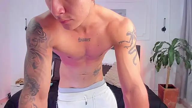 Leo santoro online show from November 3, 2:29 pm