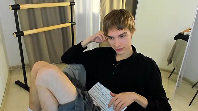 Snapshot of Blake_Rosse chatting on September 20, 5:25 pm Blake Rosse online show from September 20, 5:25 pm