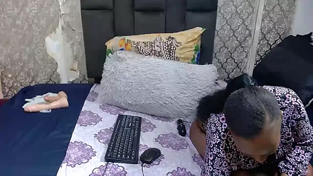 SexyKiarah online show from December 14, 7:40 pm