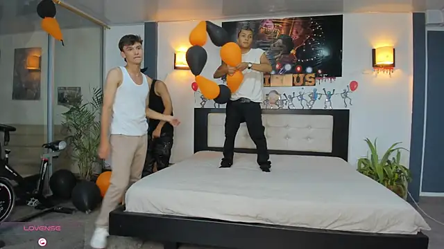 Snapshot of Bisexlifehot__ chatting on November 6, 12:00 am Bisexlifehot online show from November 6, 12:00 am