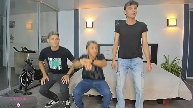 Snapshot of Bisexlifehot__ chatting on November 9, 11:03 pm Bisexlifehot online show from November 9, 11:03 pm