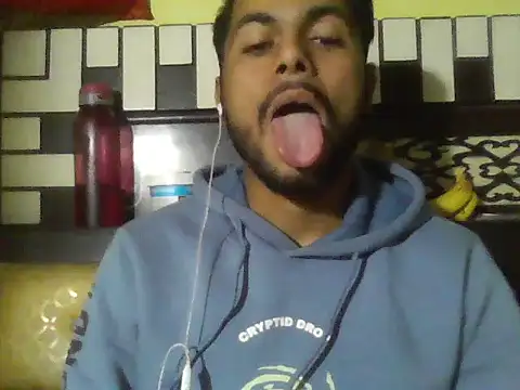 ursdreamperson online show from December 17, 4:18 am