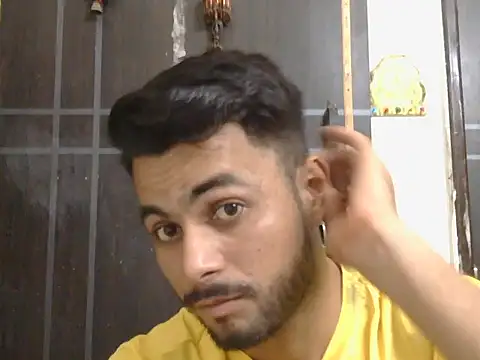 ursdreamperson online show from April 25, 1:41 pm