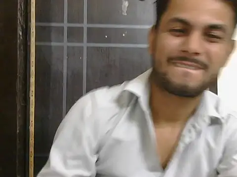 Snapshot of ursdreamperson chatting on May 12, 1:03 am ursdreamperson online show from May 12, 1:03 am