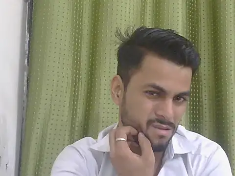 Snapshot of ursdreamperson chatting on June 23, 1:03 am ursdreamperson online show from June 23, 1:03 am