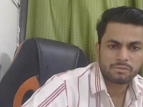 Snapshot of ursdreamperson chatting on July 10, 1:47 pm ursdreamperson online show from July 10, 1:47 pm