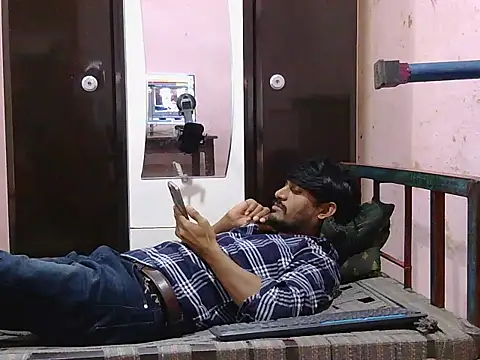 Snapshot of krishjaat43 chatting on October 30, 4:03 am krishjaat43 online show from October 30, 4:03 am