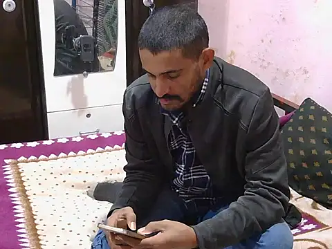 krishjaat43 online show from December 23, 4:21 am