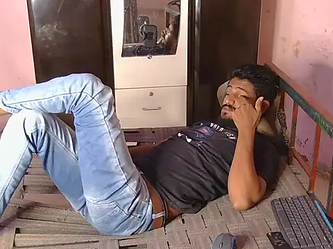 krishjaat43 online show from April 12, 3:44 am