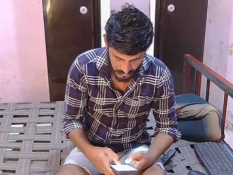Snapshot of krishjaat43 chatting on June 17, 8:28 am krishjaat43 online show from June 17, 8:28 am