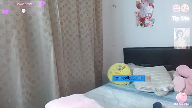 angelly  kate online show from December 4, 2:10 am