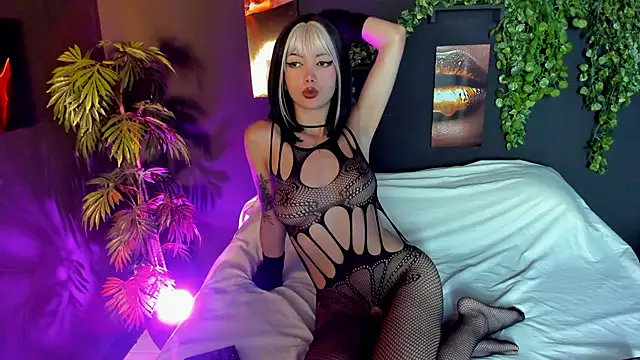 Evelyn Russoo online show from September 11, 2:28 pm
